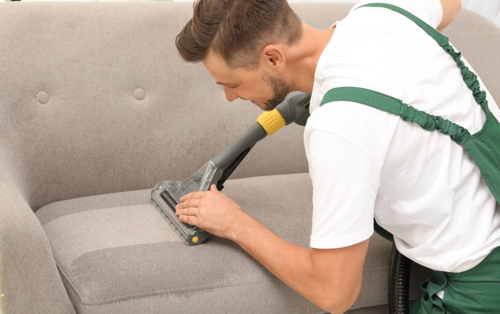 شركة تنظيف كنب بالدمام | شركة امواج كلين